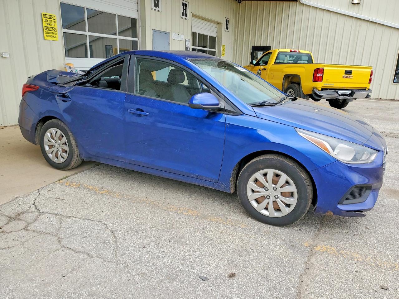 2019 HYUNDAI ACCENT — Фото 4 из 12