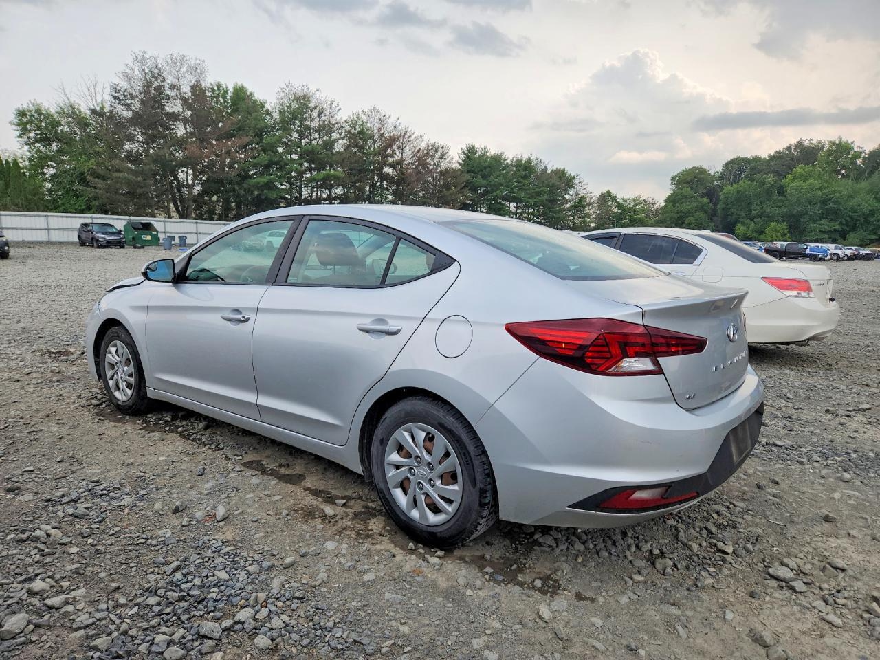 2019 HYUNDAI ELANTRA SE — Фото 2 из 12