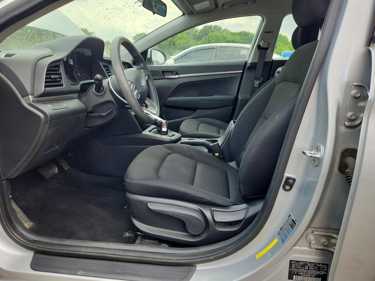 2019 HYUNDAI ELANTRA SE — Фото 7 из 12