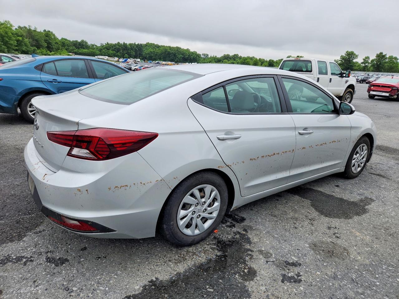 2019 HYUNDAI ELANTRA SE — Фото 3 из 12