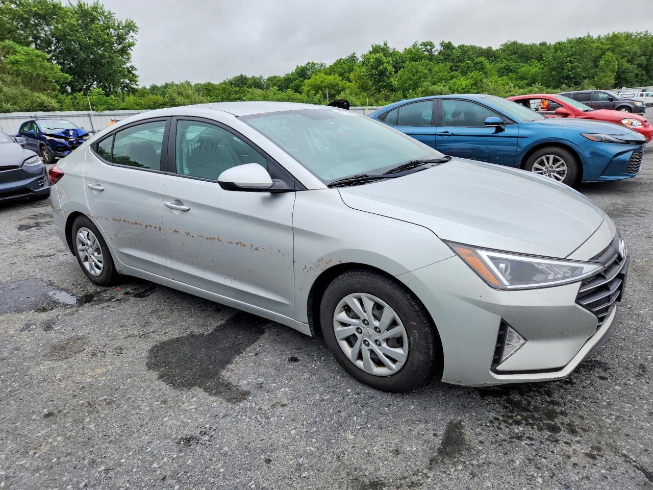 2019 HYUNDAI ELANTRA SE — Фото 4 из 12
