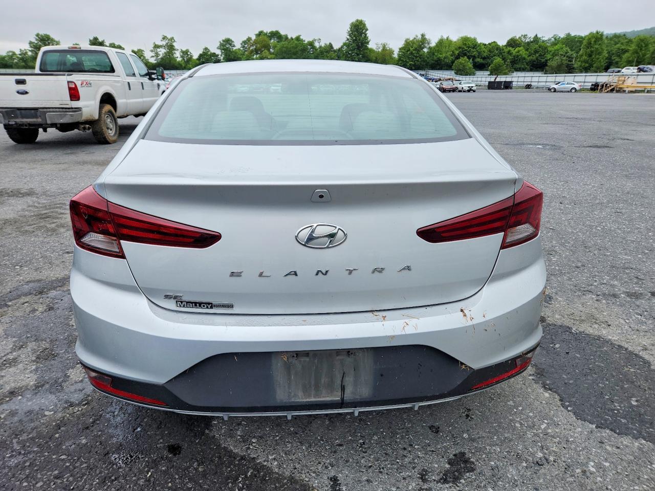 2019 HYUNDAI ELANTRA SE — Фото 6 из 12