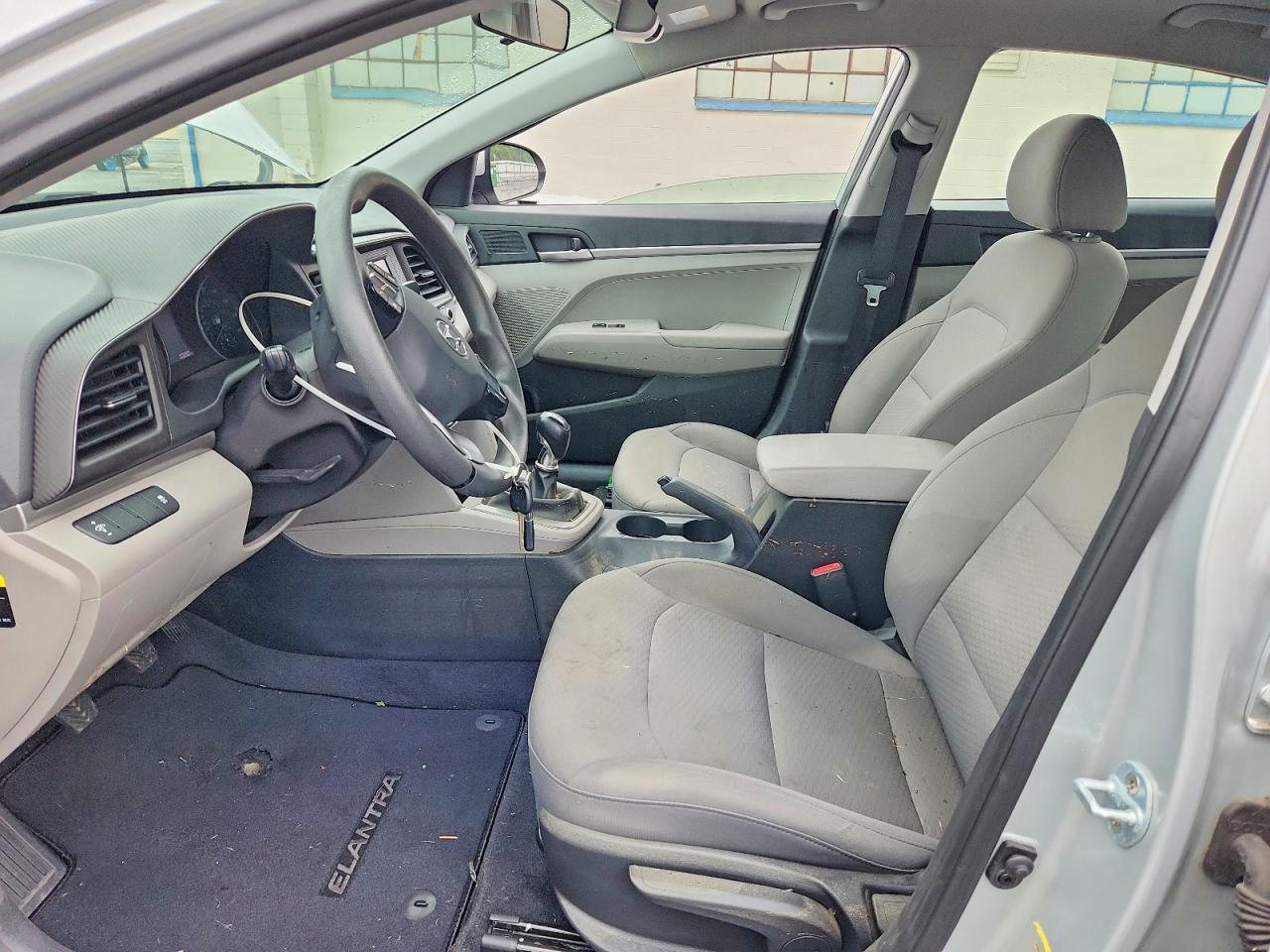 2019 HYUNDAI ELANTRA SE — Фото 7 из 12