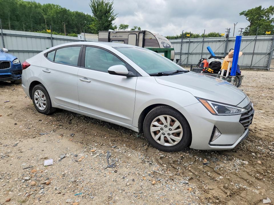 5NPD74LF3KH486913 2019 HYUNDAI ELANTRA photo no. 4