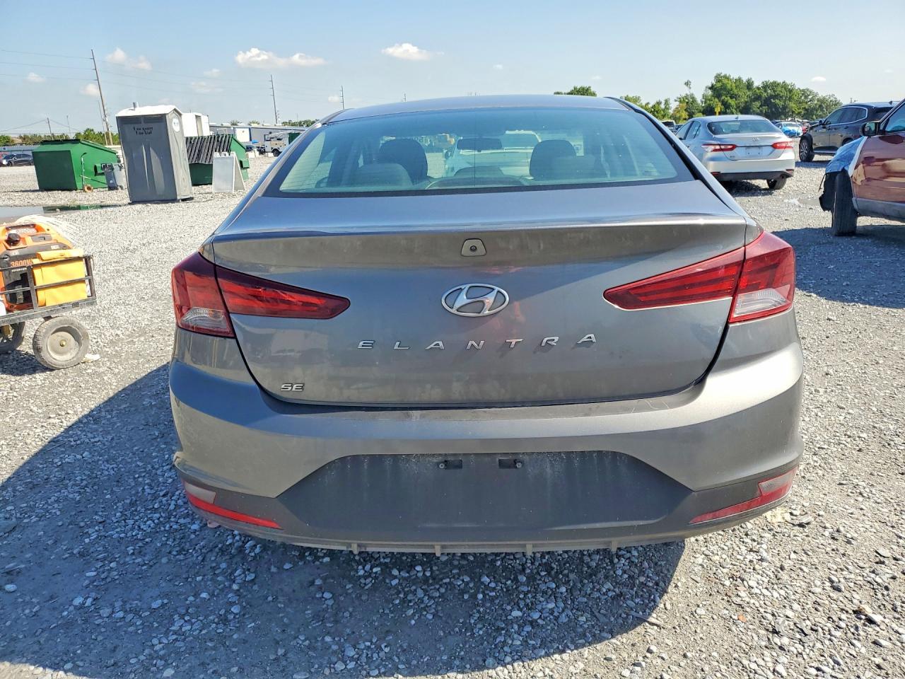 2019 HYUNDAI ELANTRA SE — Фото 6 из 13