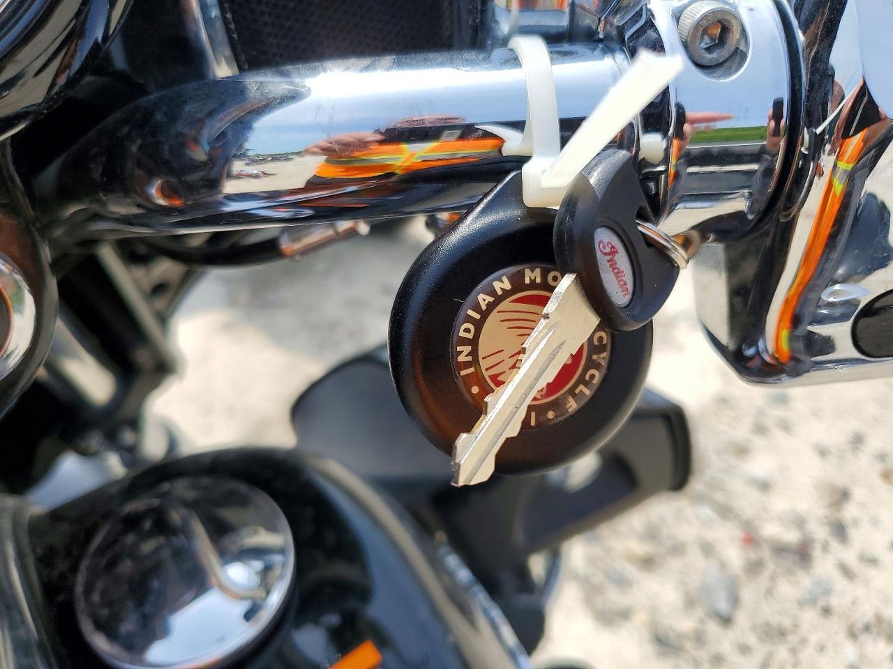 56KTRAAA8K3375761 2019 INDIAN ROADMASTER photo no. 8