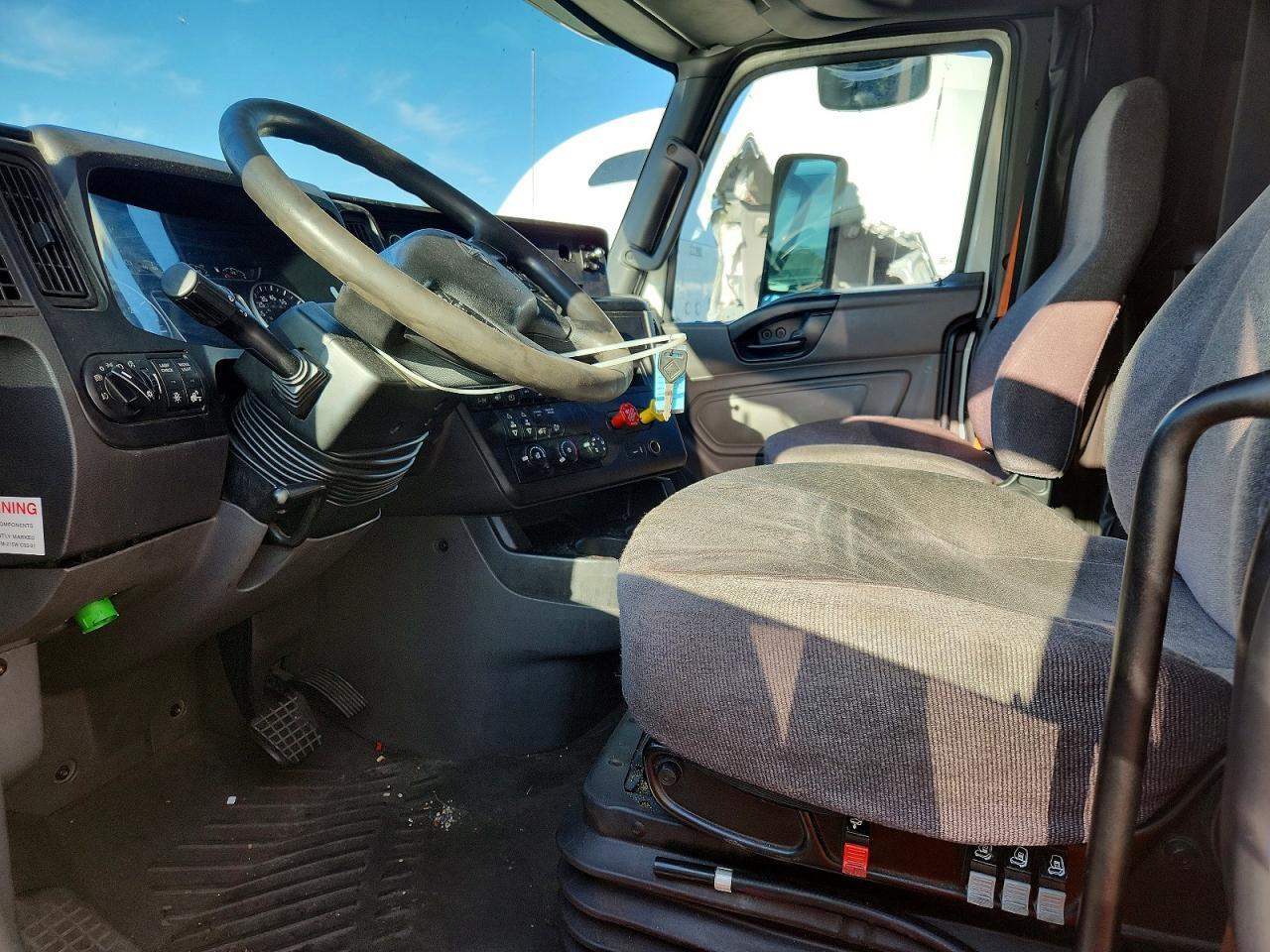 2019 INTERNATIONAL LT625 — Фото 7 из 14