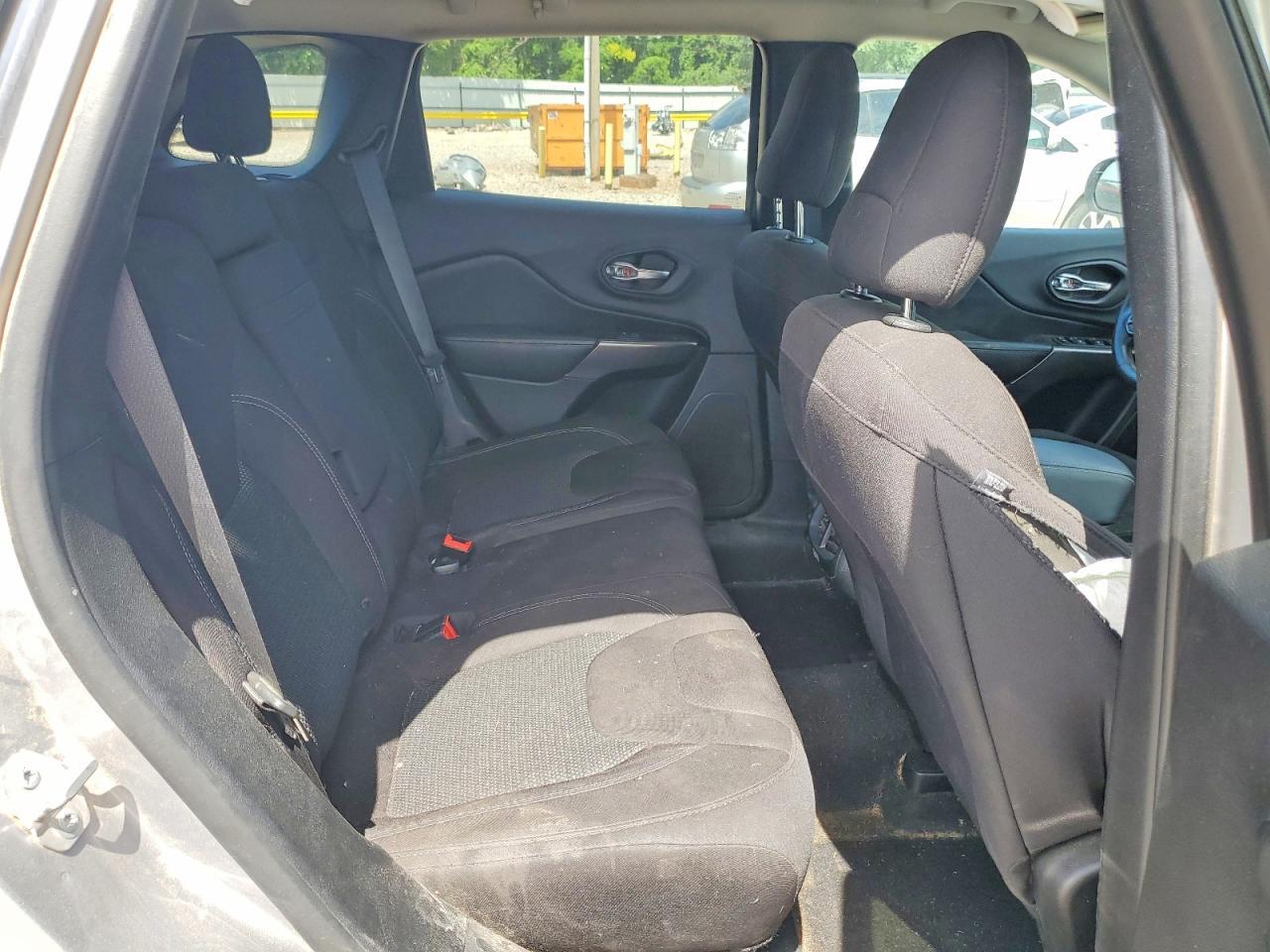 2019 JEEP CHEROKEE LATITUDE — Фото 11 из 13