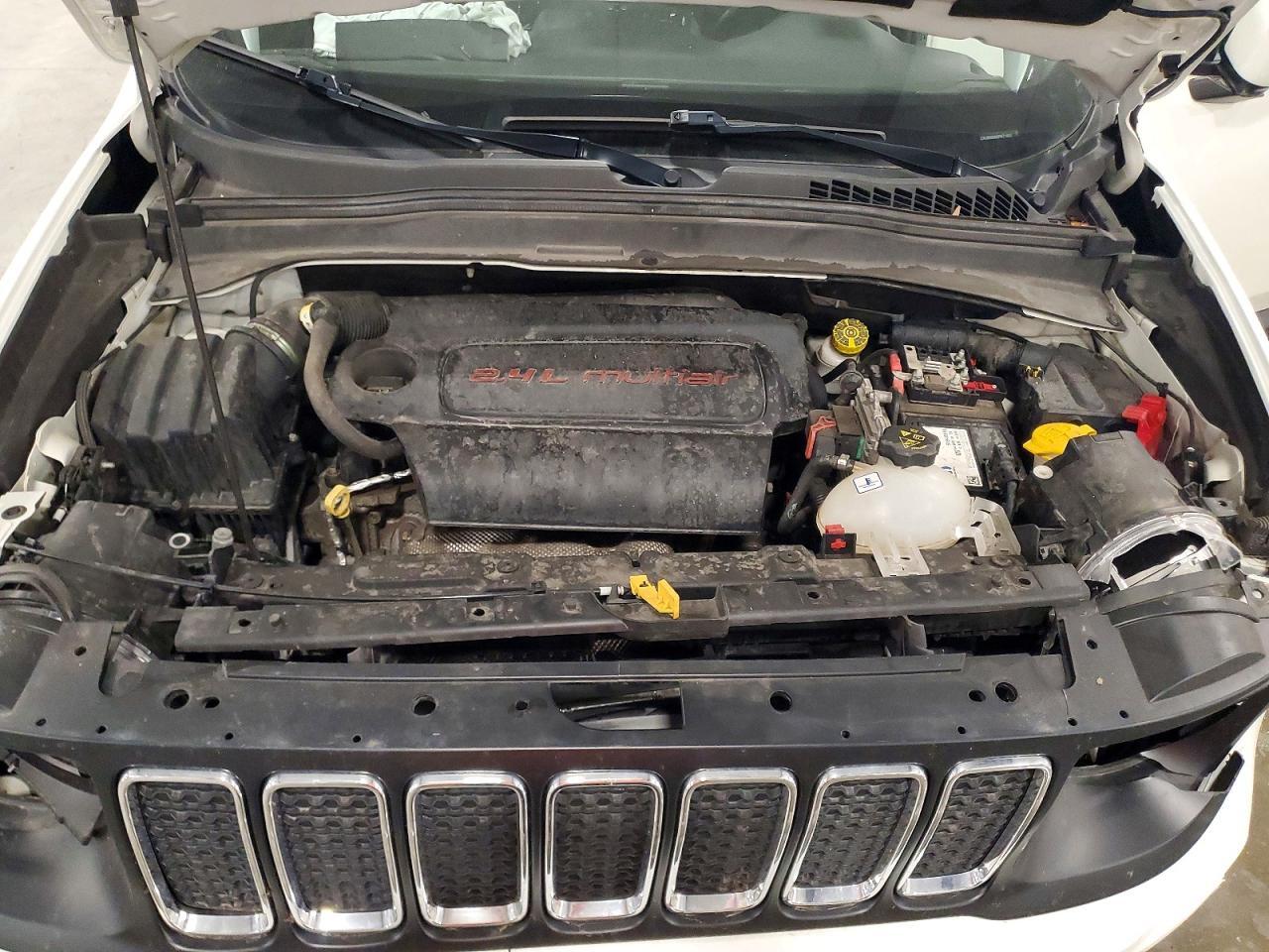 2019 JEEP RENEGADE LATITUDE — Фото 12 из 13