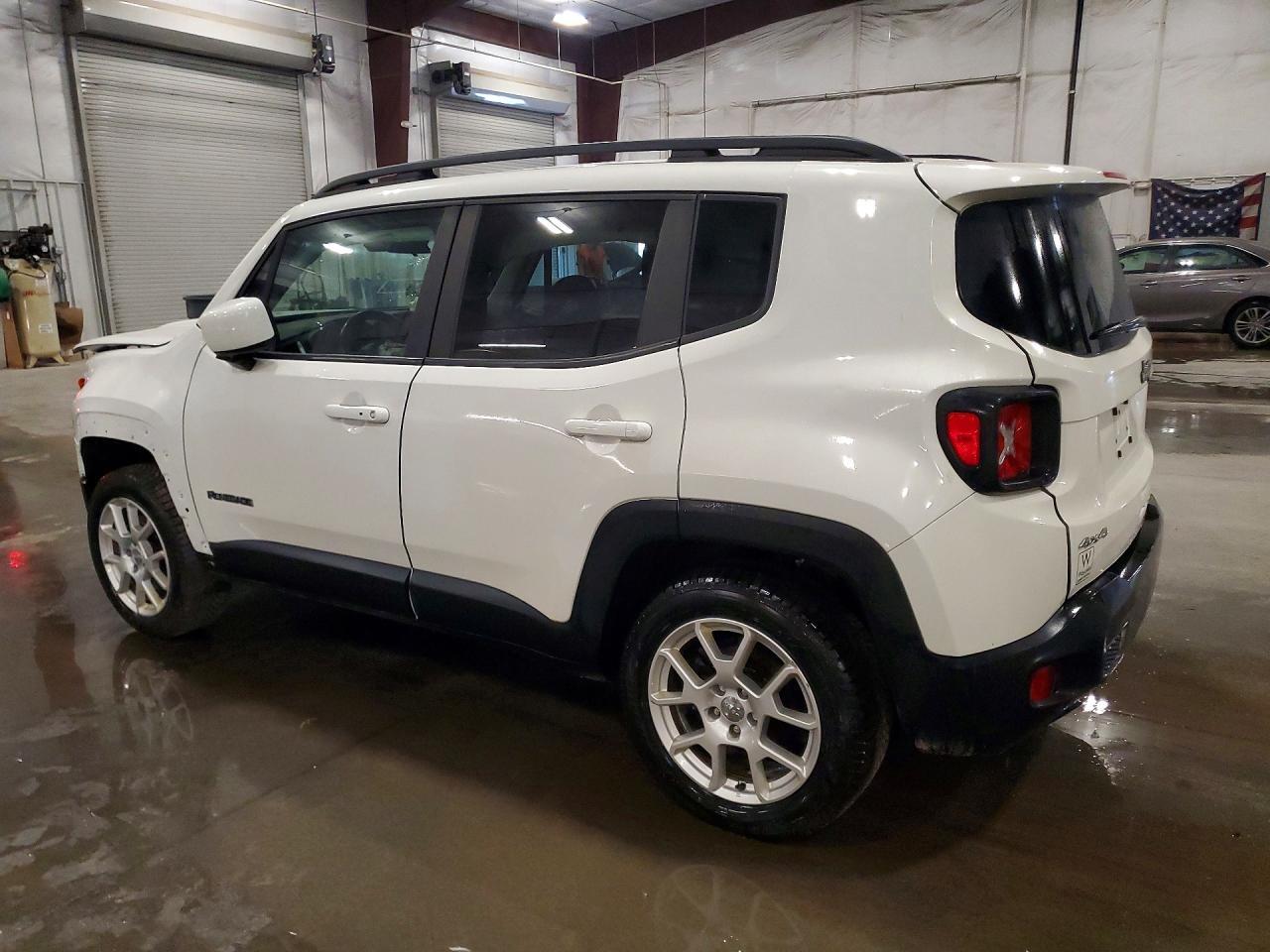 2019 JEEP RENEGADE LATITUDE — Фото 2 из 13