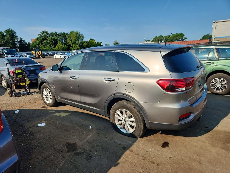 5XYPGDA58KG487649 2019 KIA SORENTO photo no. 2