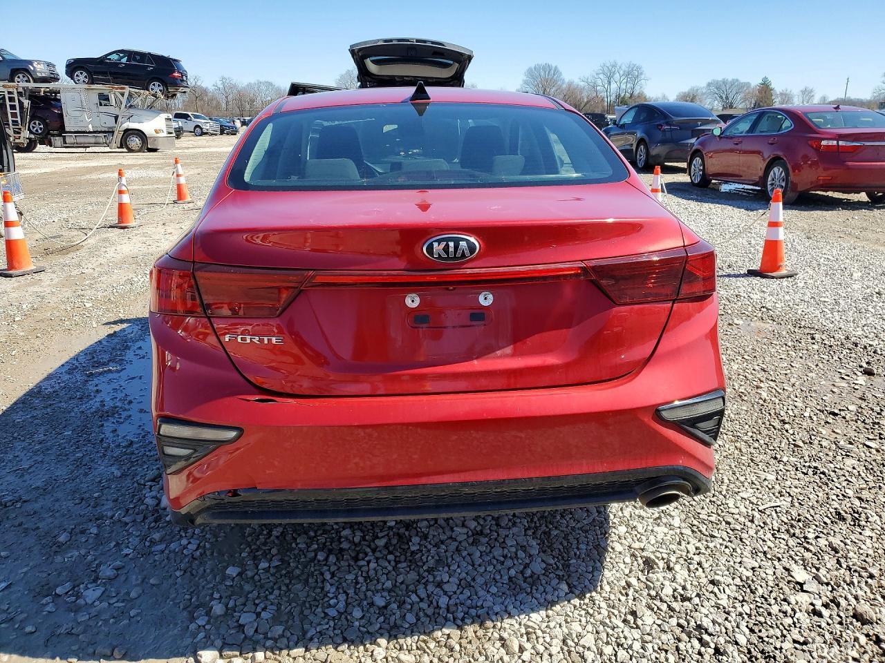 2019 KIA FORTE LXS — Фото 6 из 12