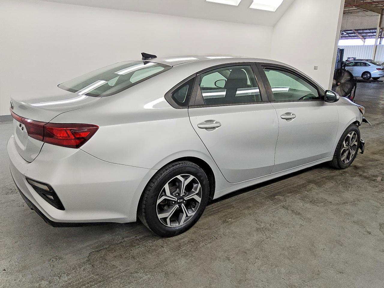 2019 KIA FORTE LXS — Фото 3 из 13