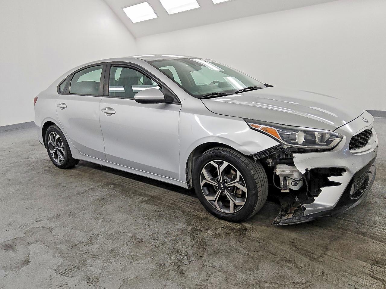 2019 KIA FORTE LXS — Фото 4 из 13