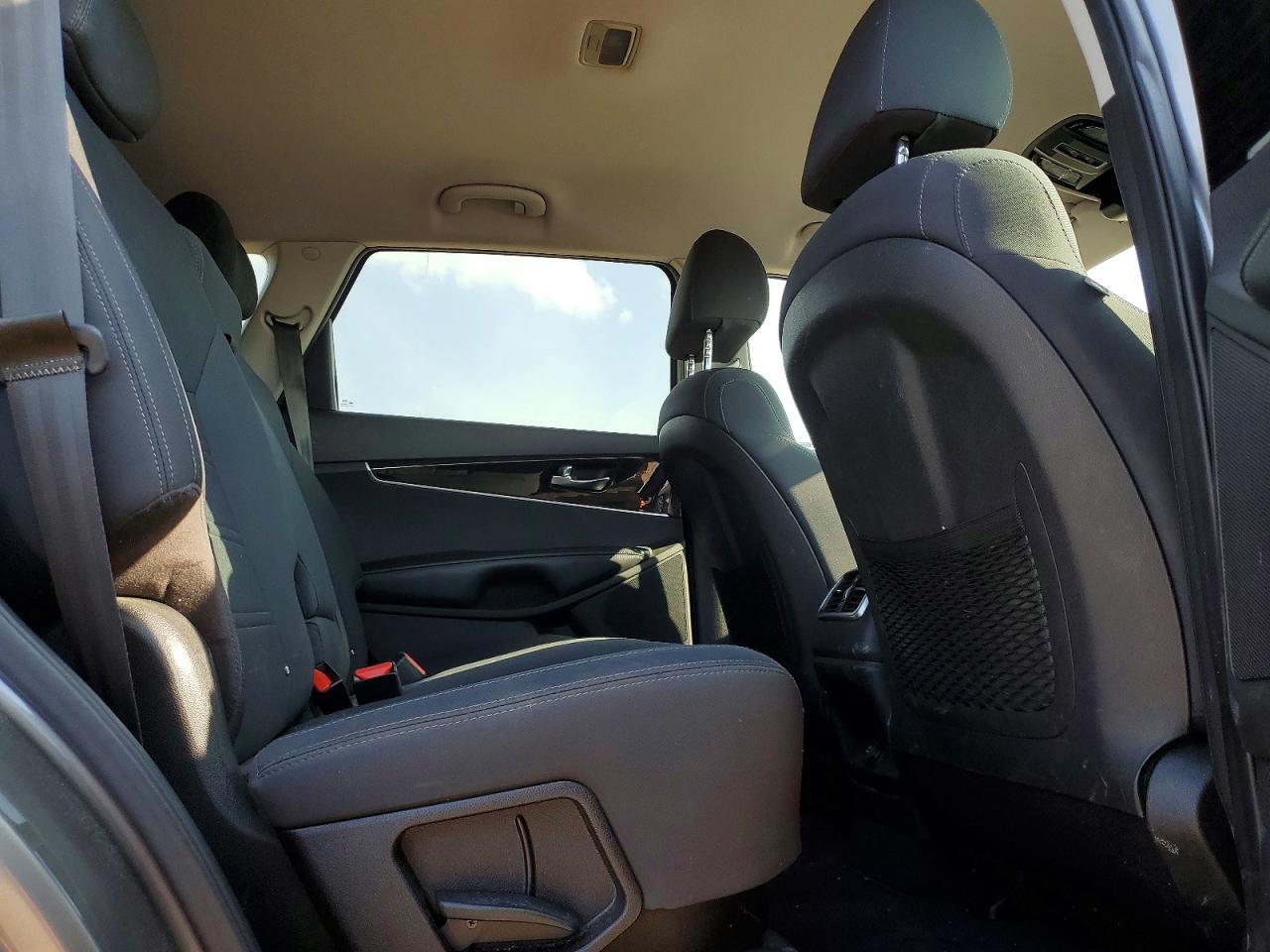 2019 KIA SORENTO LX — Фото 11 из 13