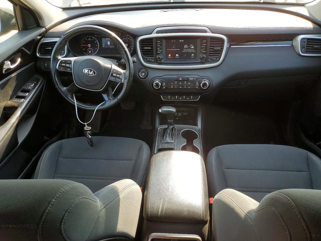 2019 KIA SORENTO LX — Фото 8 из 13