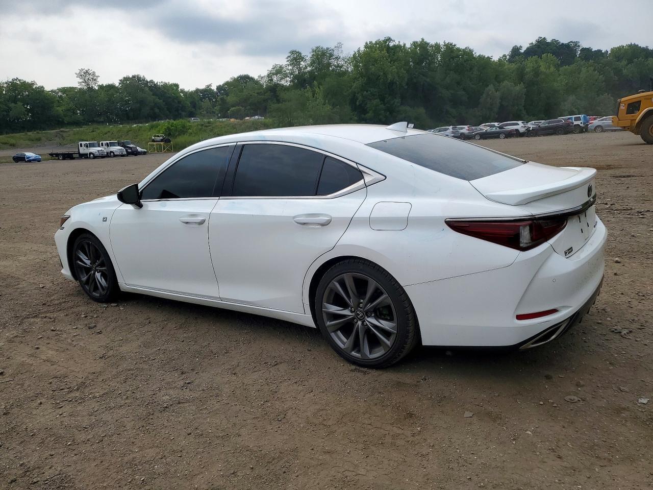 2019 LEXUS ES 350 — Фото 2 из 12