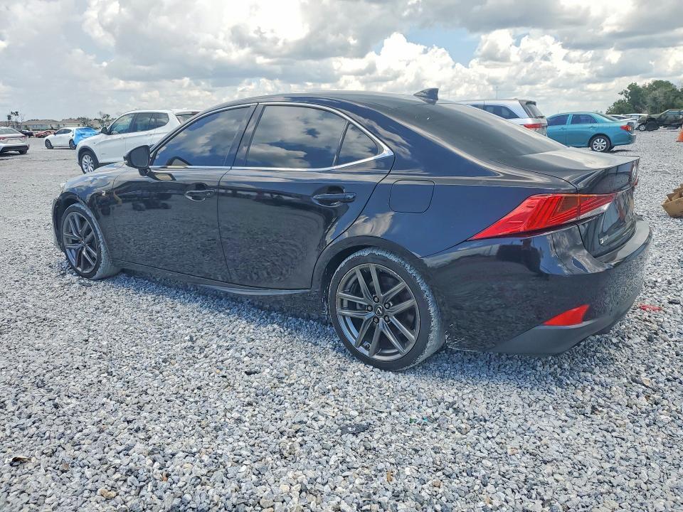 2019 LEXUS IS 300 — Фото 2 из 12