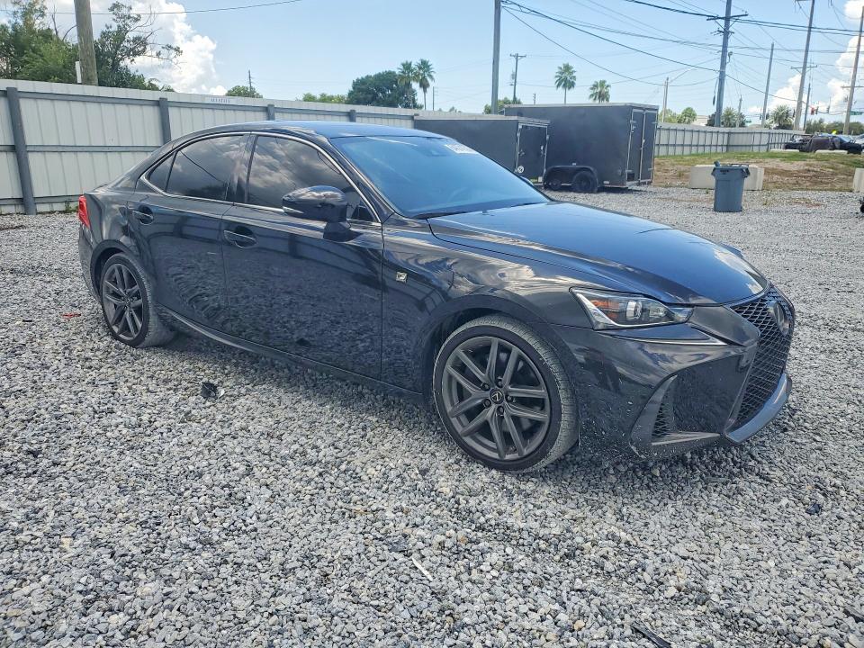 2019 LEXUS IS 300 — Фото 4 из 12