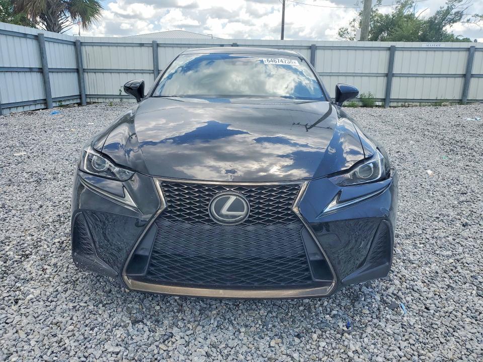 2019 LEXUS IS 300 — Фото 5 из 12