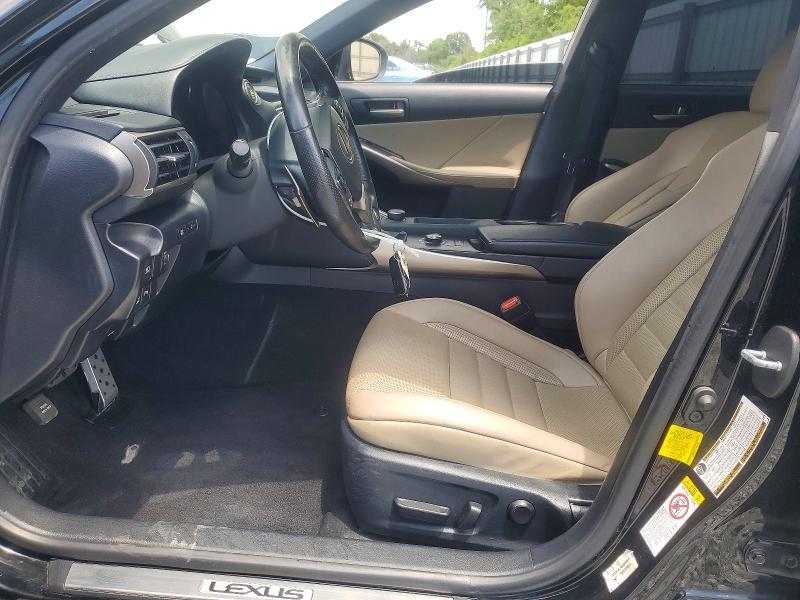 2019 LEXUS IS 300 — Фото 7 из 12