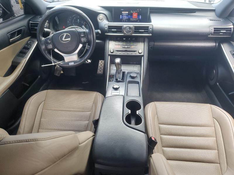 2019 LEXUS IS 300 — Фото 8 из 12