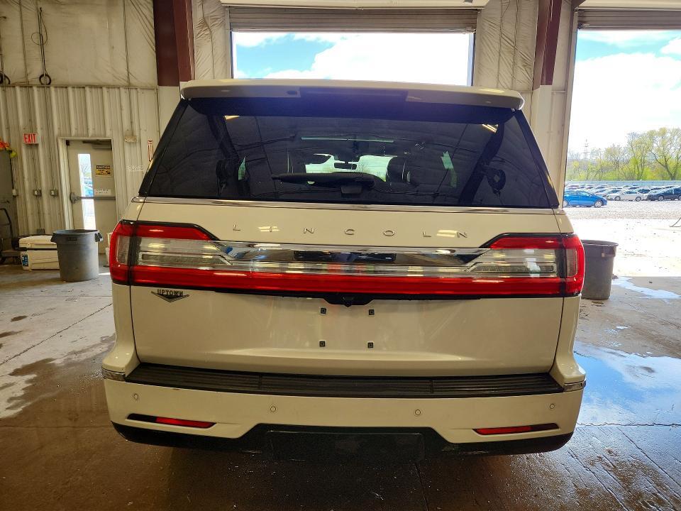 2019 LINCOLN NAVIGATOR RESERVE — Фото 6 из 15