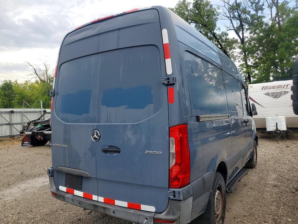 2019 MERCEDES-BENZ SPRINTER 2500/3500 — Фото 3 из 12