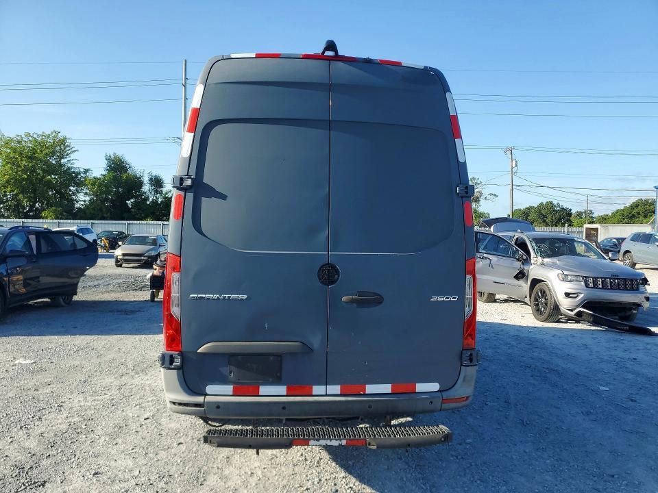 2019 MERCEDES-BENZ SPRINTER 2500 DELIVERY VAN — Фото 6 из 13
