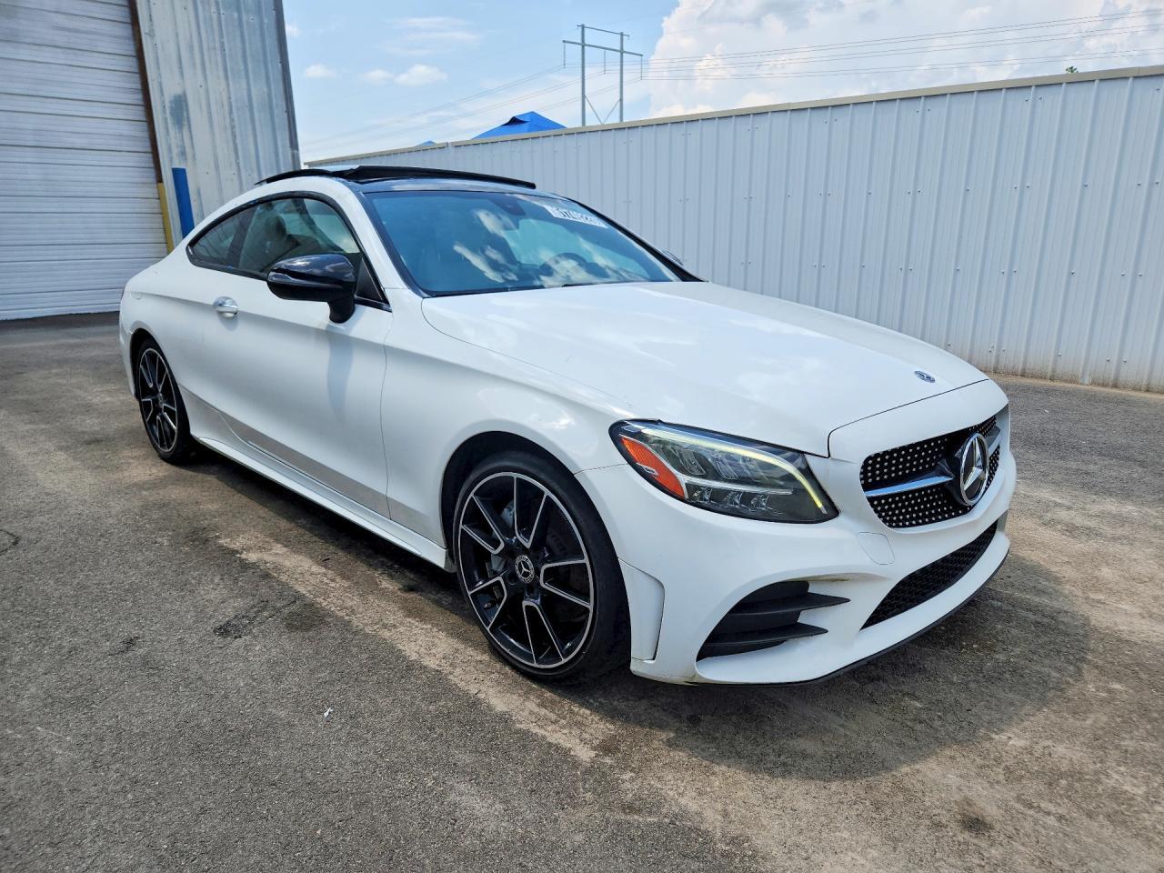 2019 MERCEDES-BENZ C 300 — Фото 4 из 12