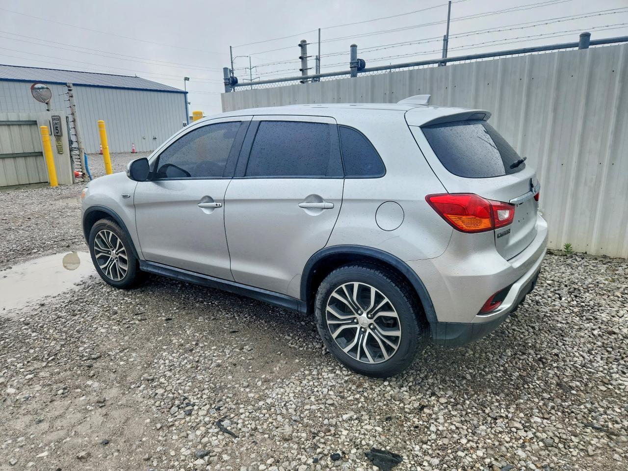 2019 MITSUBISHI OUTLANDER SPORT SE — Фото 2 из 13