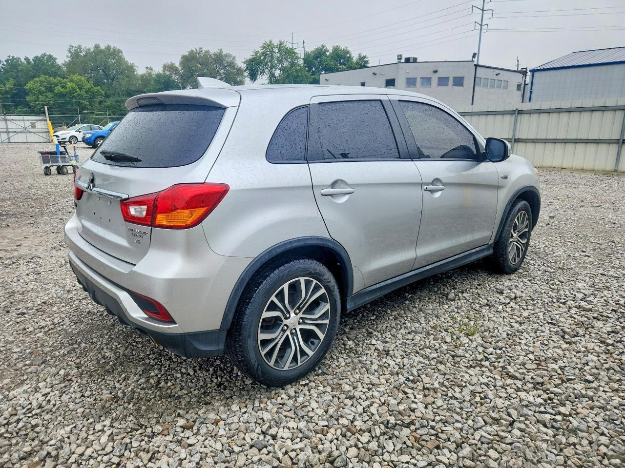 2019 MITSUBISHI OUTLANDER SPORT SE — Фото 3 из 13