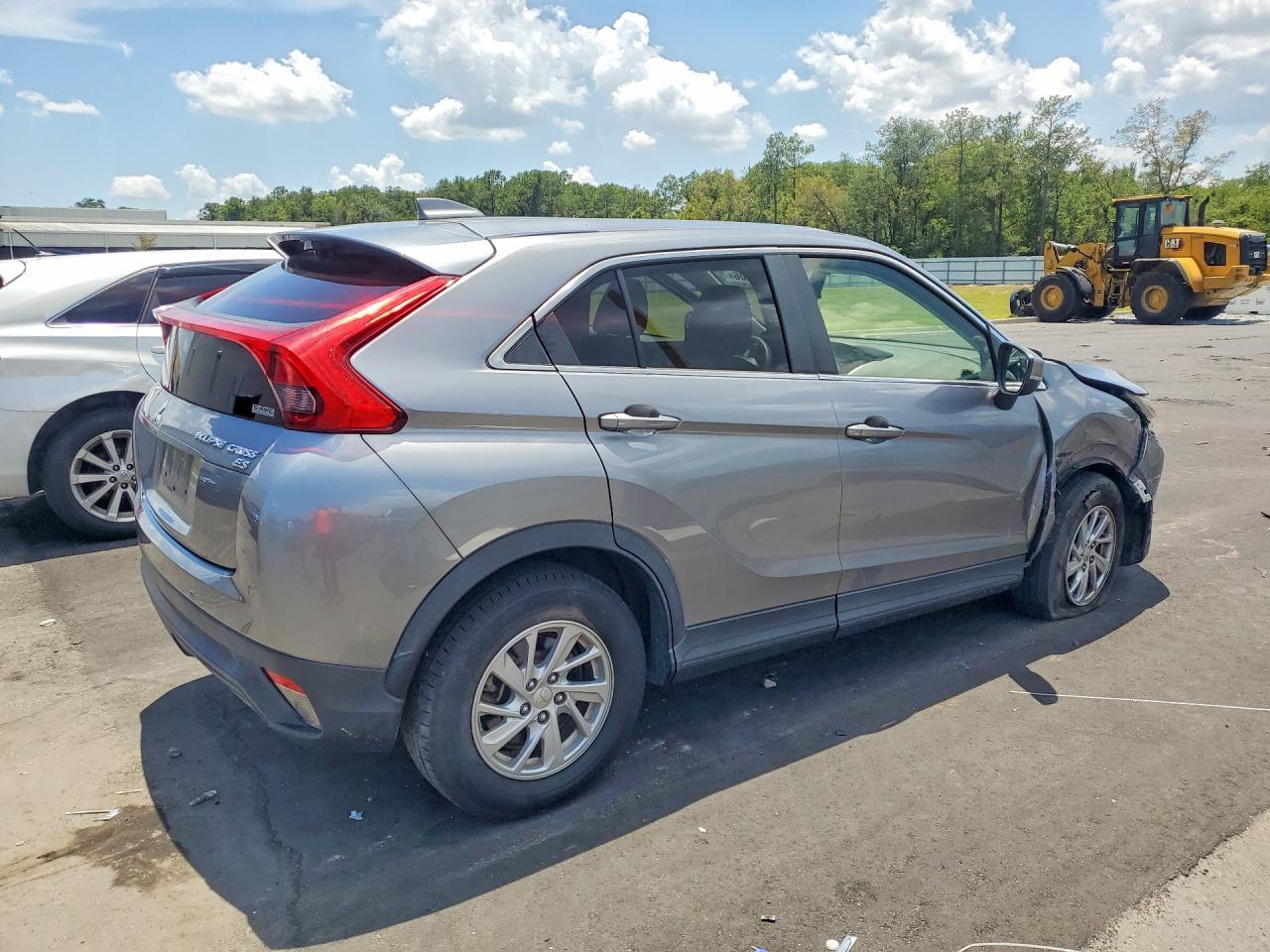 JA4AT3AA5KZ046209 2019 MITSUBISHI ECLIPSE CROSS photo no. 3