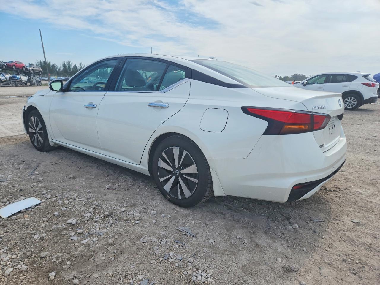 2019 NISSAN ALTIMA SV — Фото 2 из 12