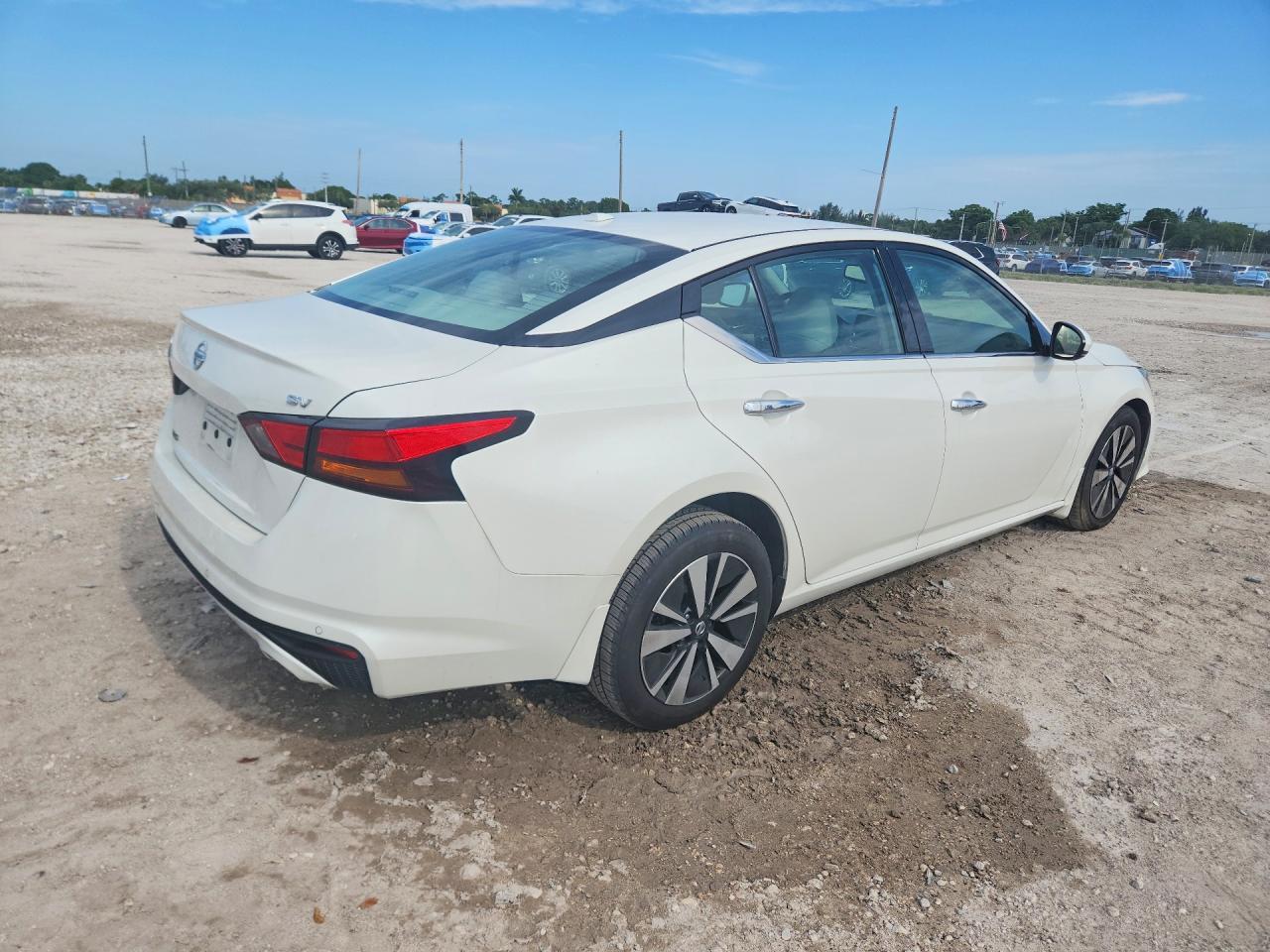 2019 NISSAN ALTIMA SV — Фото 3 из 12