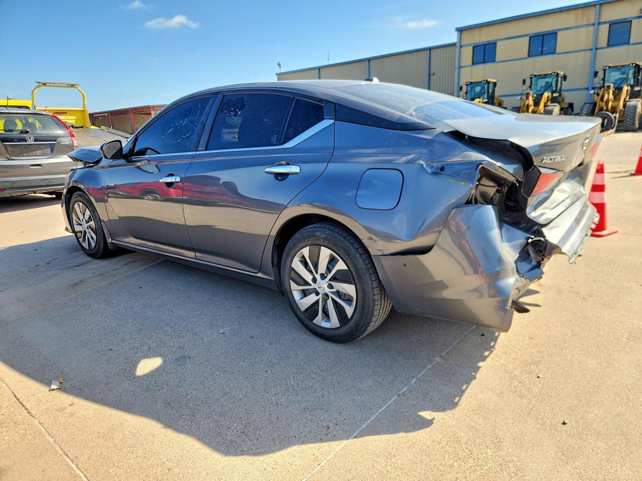 2019 NISSAN ALTIMA S — Фото 2 из 12