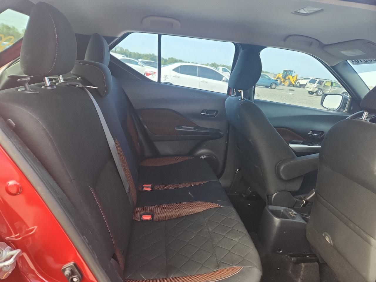 2019 NISSAN KICKS SR — Фото 11 из 13