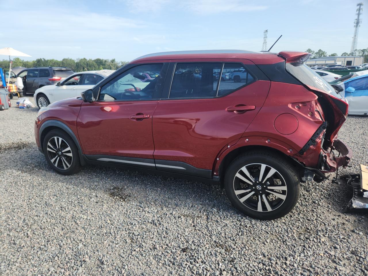 2019 NISSAN KICKS SR — Фото 2 из 13