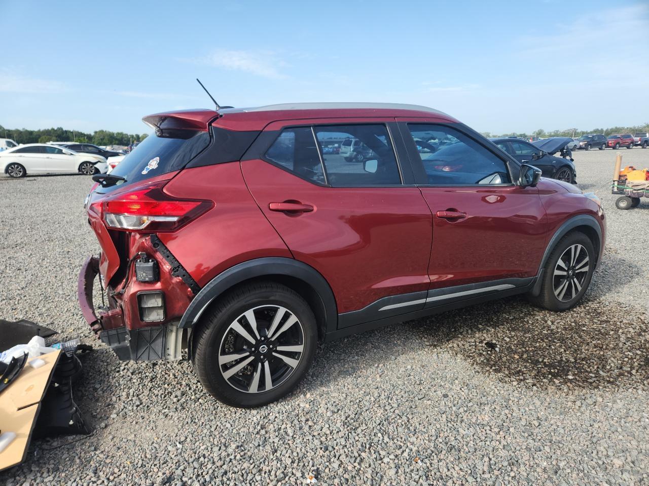 2019 NISSAN KICKS SR — Фото 3 из 13