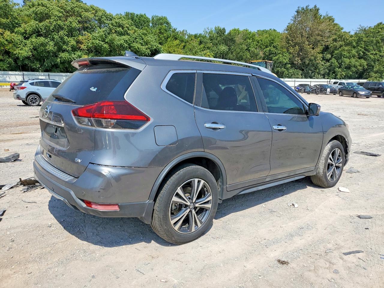 2019 NISSAN ROGUE SV — Фото 3 из 14