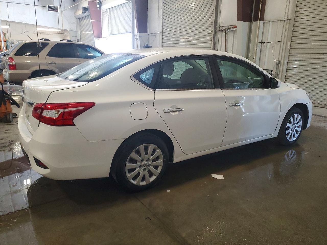 2019 NISSAN SENTRA S — Фото 3 из 12