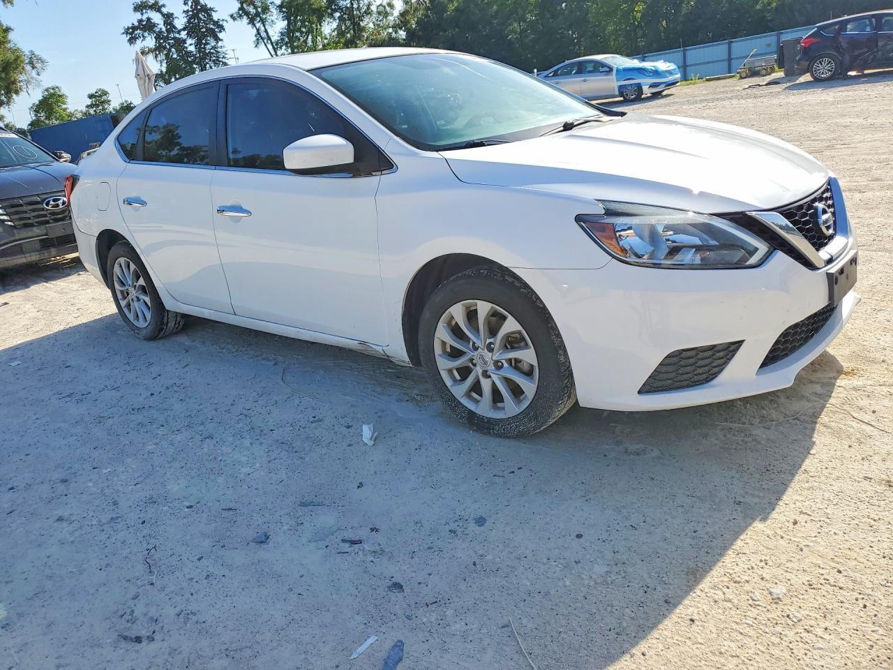 2019 NISSAN SENTRA SV — Фото 4 из 13