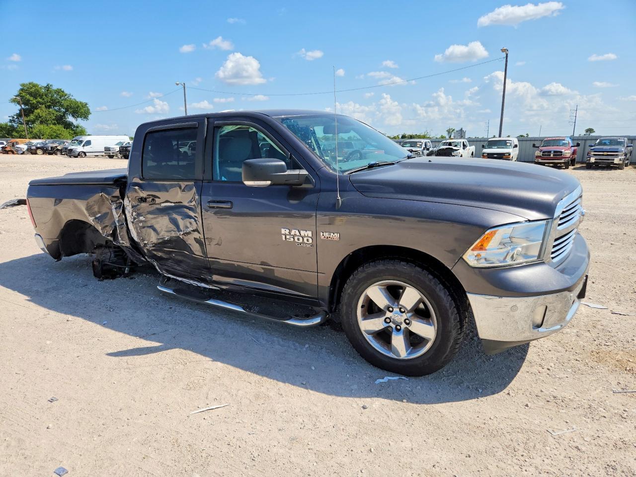 1C6RR6LT7KS539056 2019 RAM 1500 CLASSIC photo no. 4