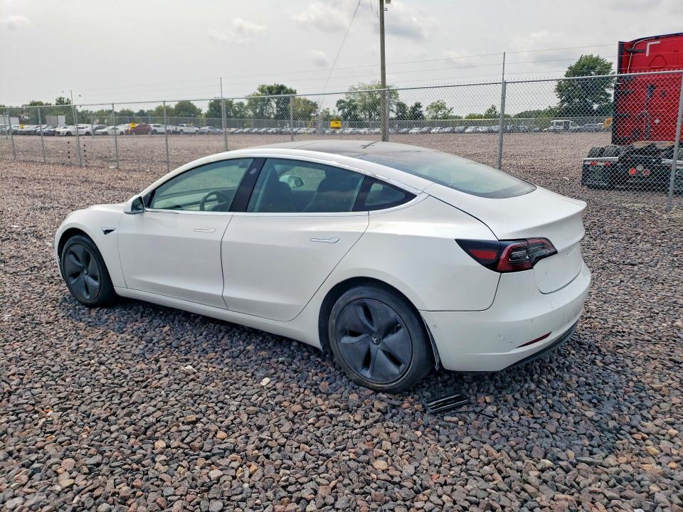 2019 TESLA MODEL 3 — Фото 2 из 12