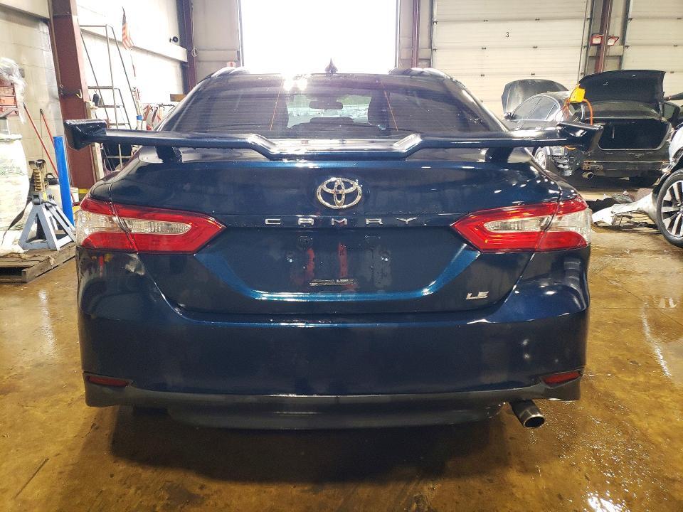 2019 TOYOTA CAMRY LE — Фото 6 из 12