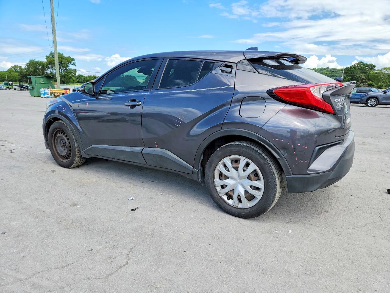 2019 TOYOTA C-HR LE — Фото 2 из 13