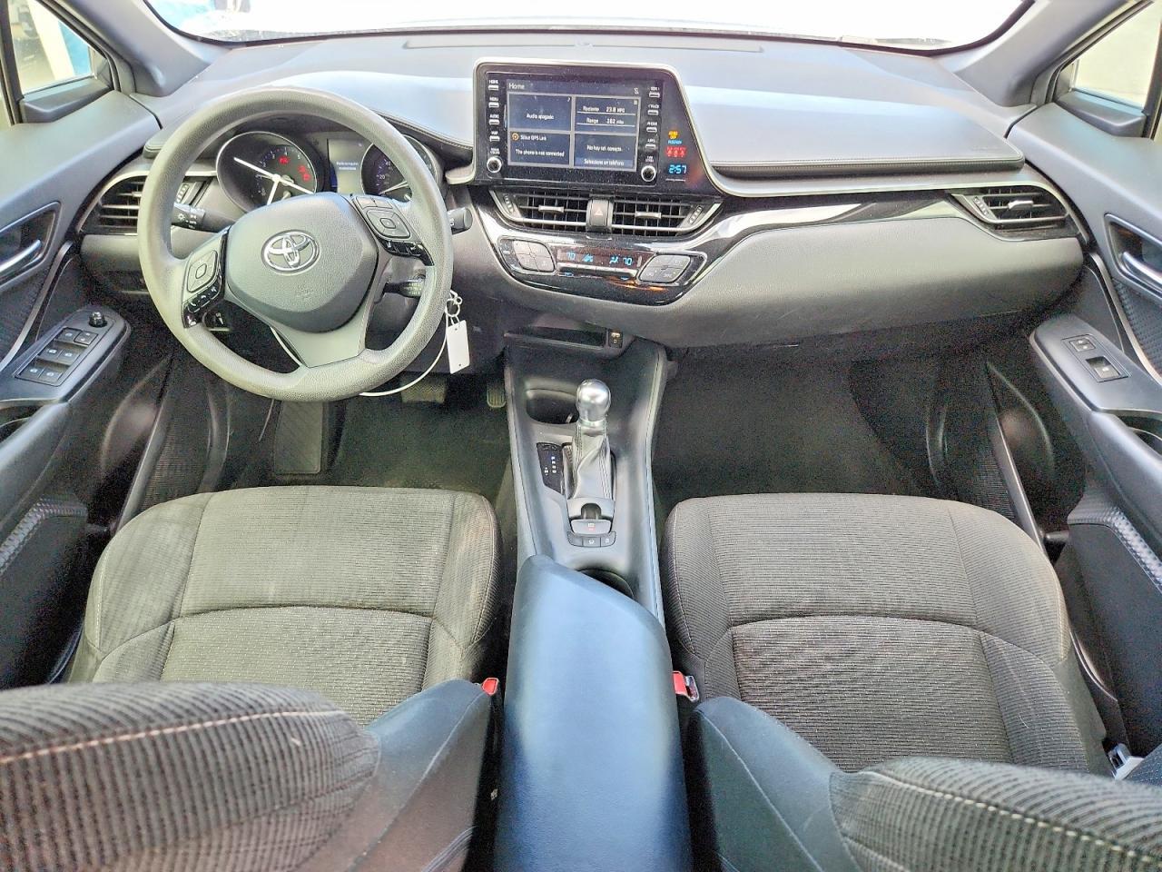 2019 TOYOTA C-HR LE — Фото 8 из 13