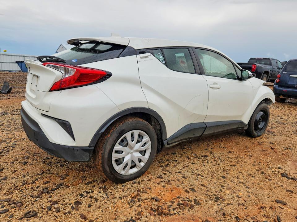 2019 TOYOTA C-HR LE — Фото 3 из 14