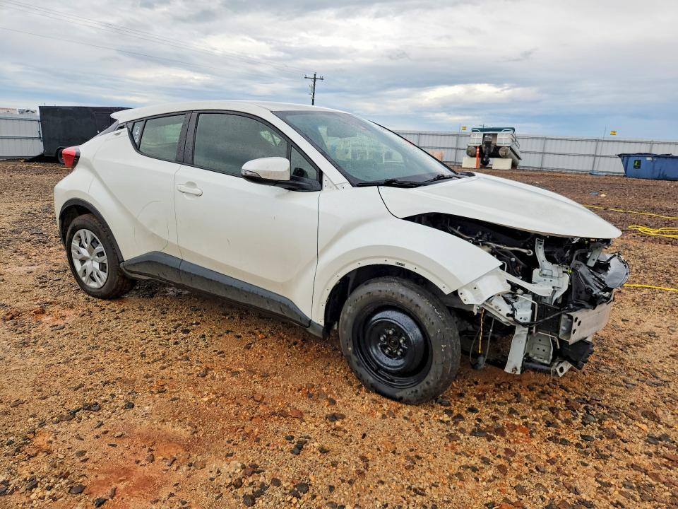 2019 TOYOTA C-HR LE — Фото 4 из 14
