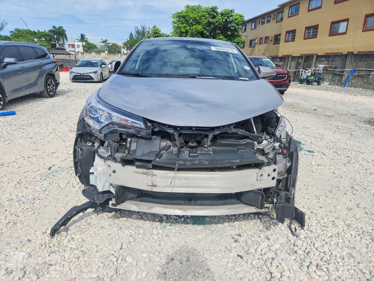 2019 TOYOTA C-HR XLE — Фото 5 из 12